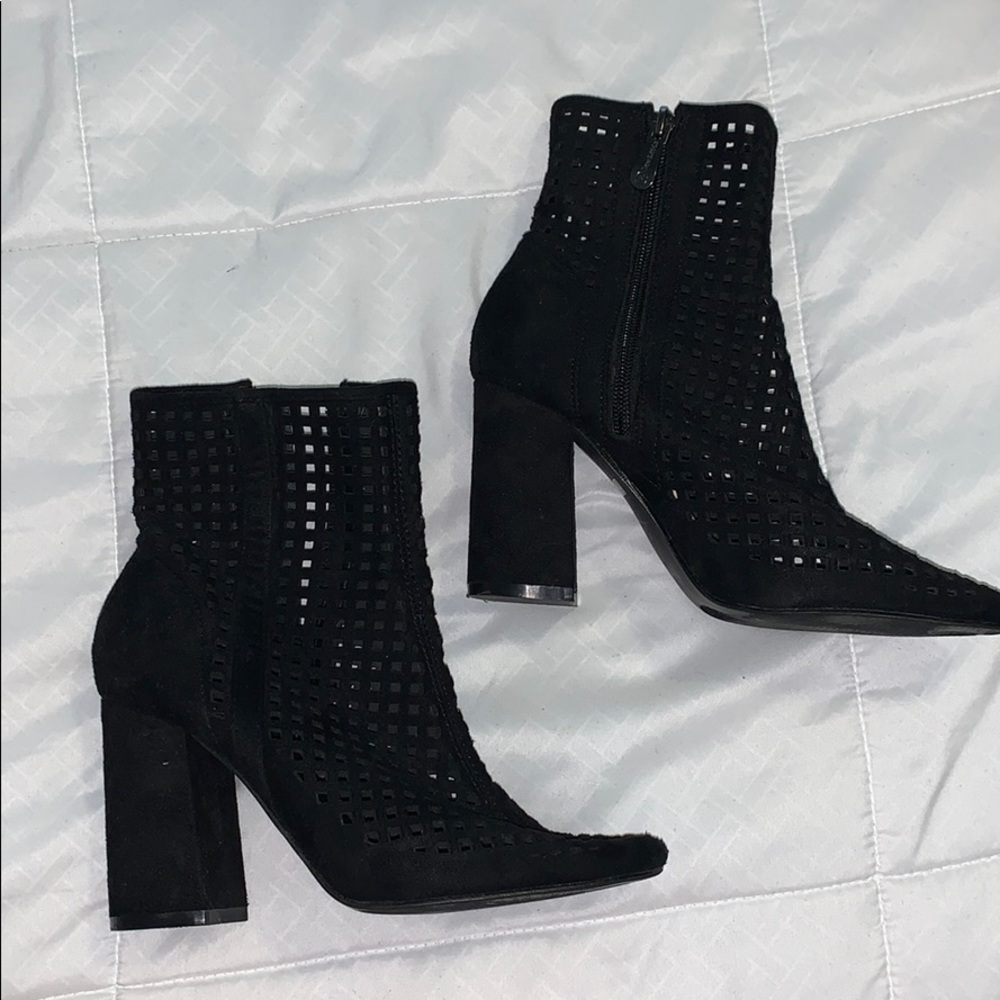 Cape Robbin Black booties